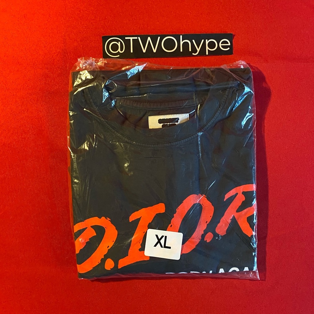 Market Secret Club ‘School Spirit Designer’ Tee - Picture 1 of 4